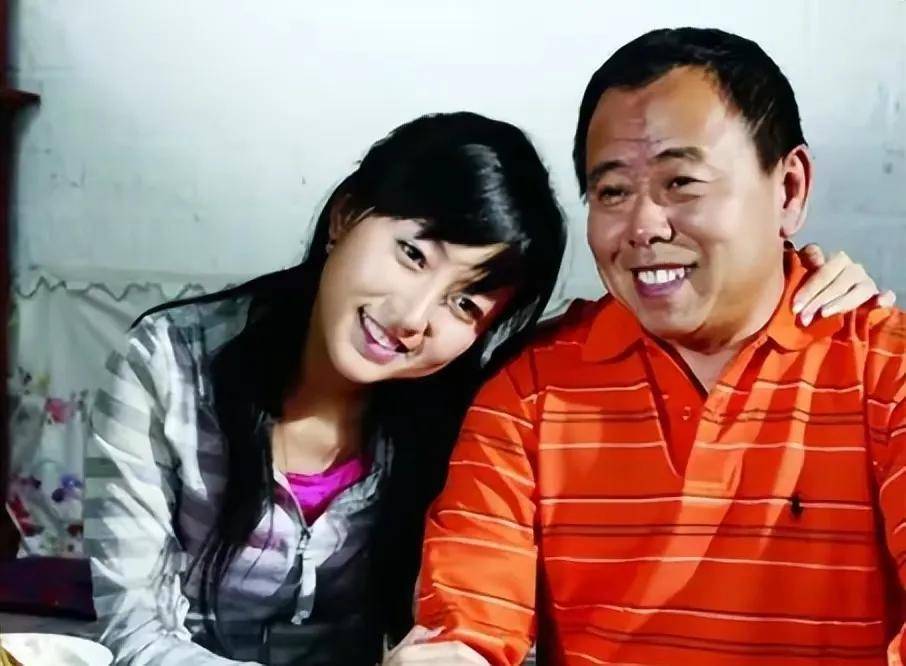 潘长江女儿潘阳拍戏不成嫁10亿富豪,婚后带儿子长住娘家!