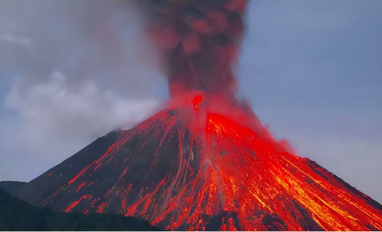 日本最大火山图片