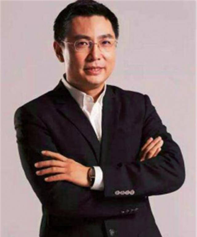 摆摊起家27岁身家上亿,破产后李剑再开200多家店,年销售额超8亿_大妈