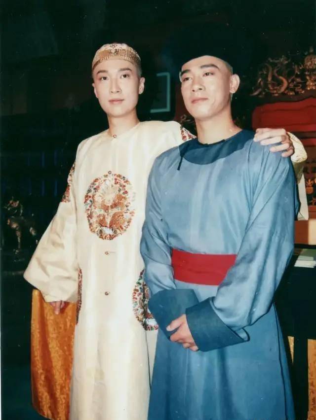 49岁小玄子马浚伟,曾是tvb当红小生,今获得北大硕士学位超励志_母亲