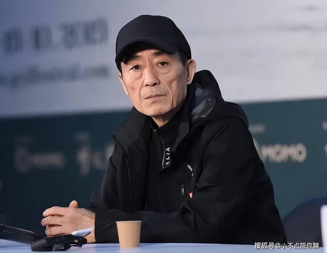 68岁陈道明问73岁张艺谋:你怎么这么有干劲?他的回答让人惭愧