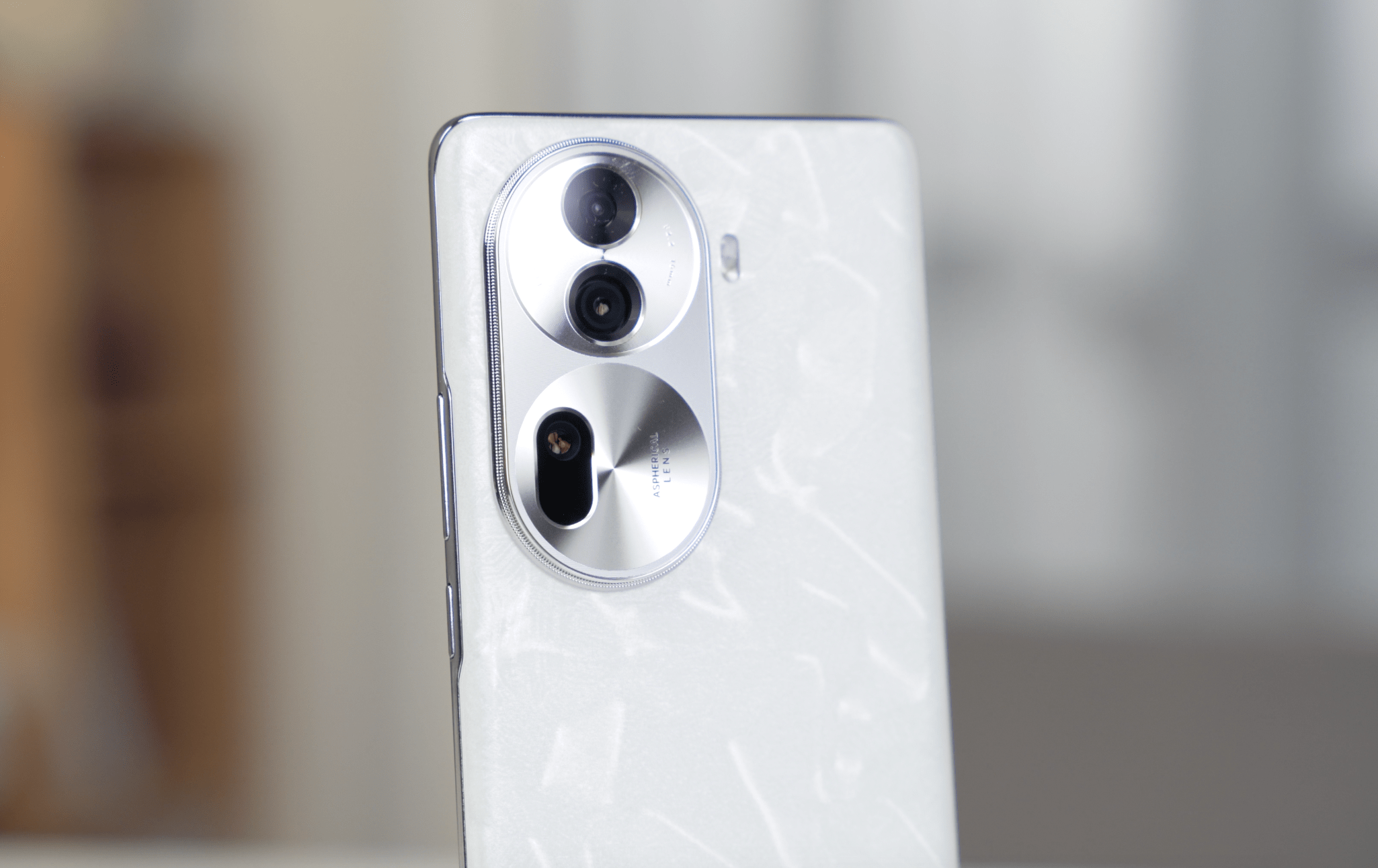 随手一拍就是人像大片,reno11系列新品热销中,官网低至2399元_镜头