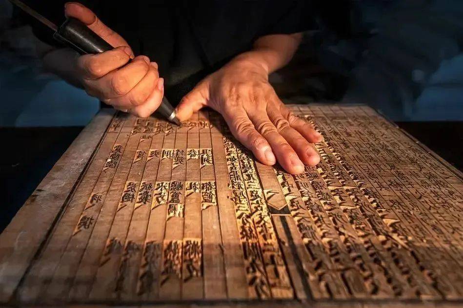 雕版印刷:穿越千年的墨臭书香_传承_技艺_扬州