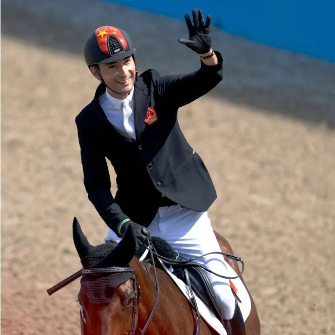 堡马polo衫:马术文化与时尚的巧妙交融_男装_传统_的设计