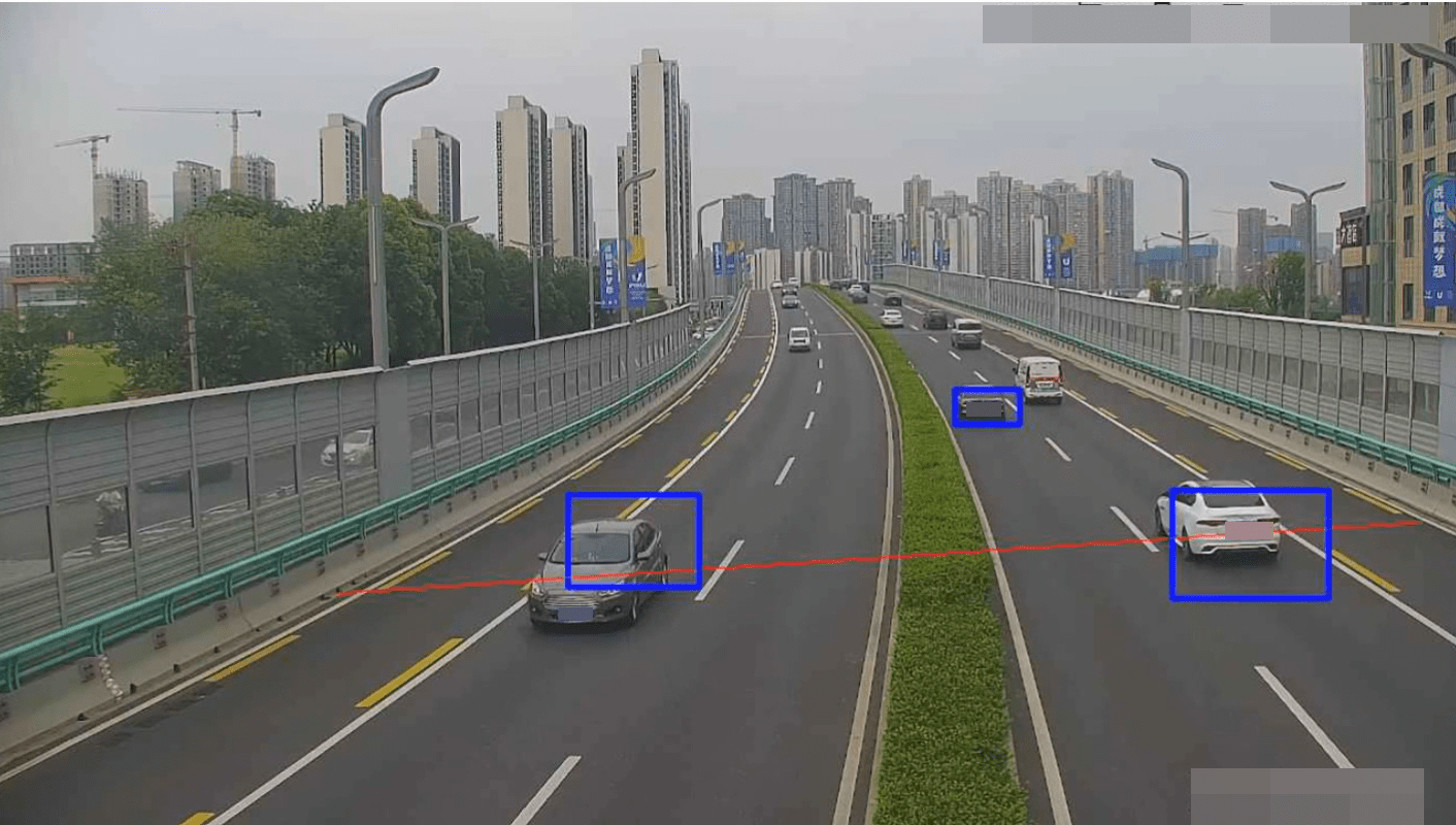 高速公路電子警察通過安裝在路邊的攝像頭實時監測道路上的車輛,對