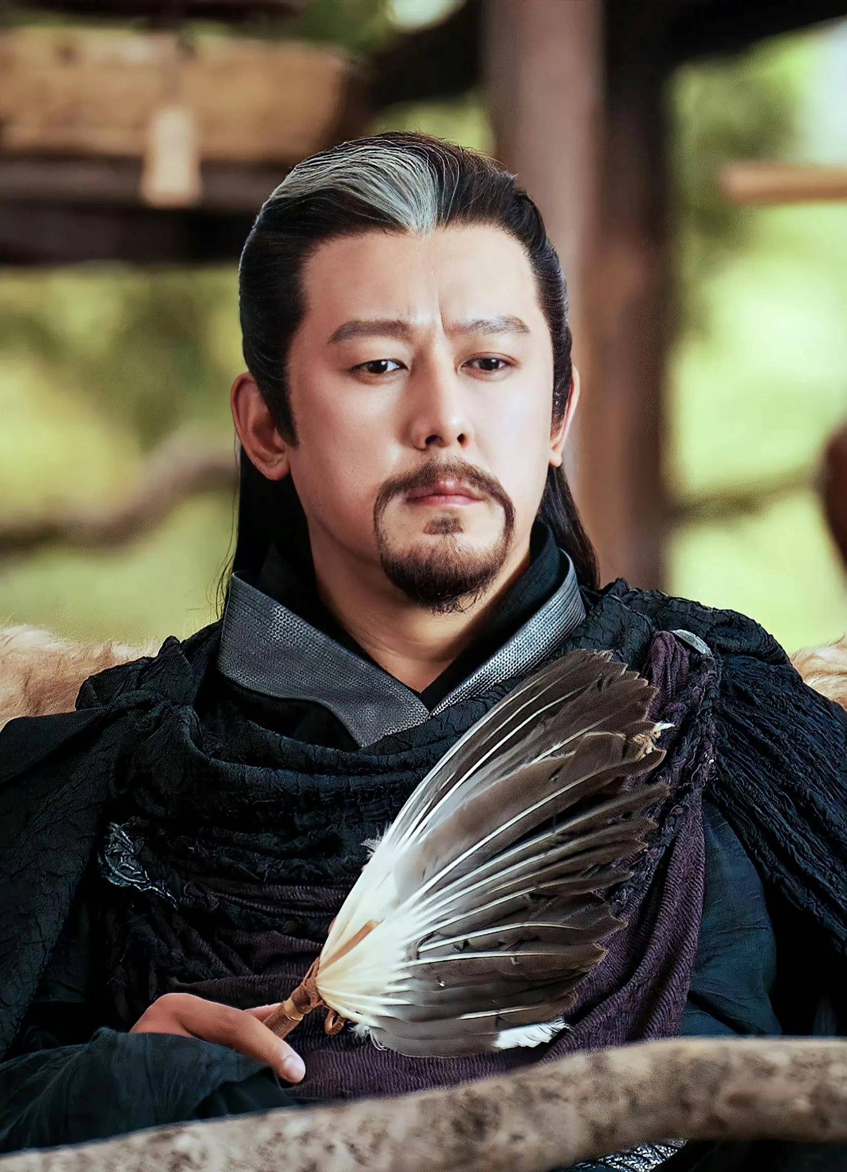 《一念关山》吕行:舅舅是葛优,凭白云飞出圈,45岁未婚的他是大孝子_长