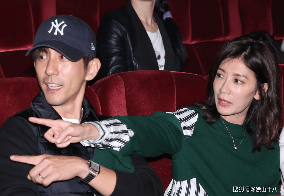 "情史太乱"的代价,在49岁贾静雯身上体现得淋漓尽致_黄建群_父亲_黄磊