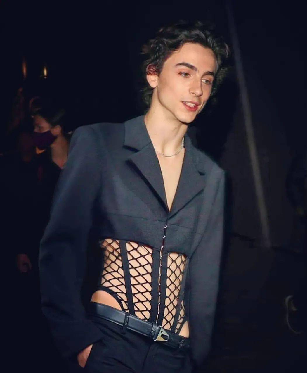 帅过小李子的他全网爆红后,怎么堕落成这样了?_甜茶_女装_风格