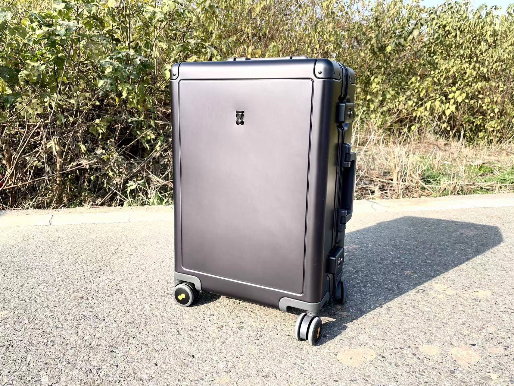 元旦要出行,高颜值高品质行李箱提前安排——地平线8号飞行家系列登机箱分享