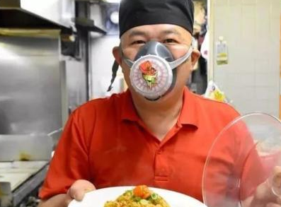 日本“死神炒饭”能把四川人辣哭,厨师需戴**,吃前还要签协议(图3) 日本“死神炒饭”能把四川人辣哭,厨师需戴**,吃前还要签协议(图3)