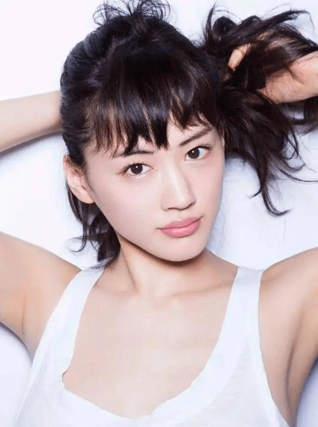 绫濑遥写真大赏:如何塑造电影经典角色,成为广告和公益界的双料女王?