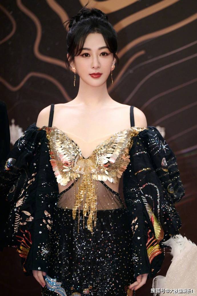 骨相太好年纪越大越美,星爷的眼光真绝_发型_周雨彤_网友
