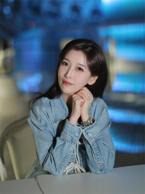 看90后最美女主持人朱梓橦的个人档案和成长经历所带来的启发