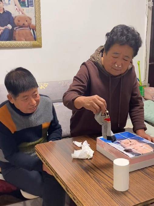 "碎嘴"田姥姥一年涨粉3千万,被质疑靠剧本炒作,孙子是总导演_问题