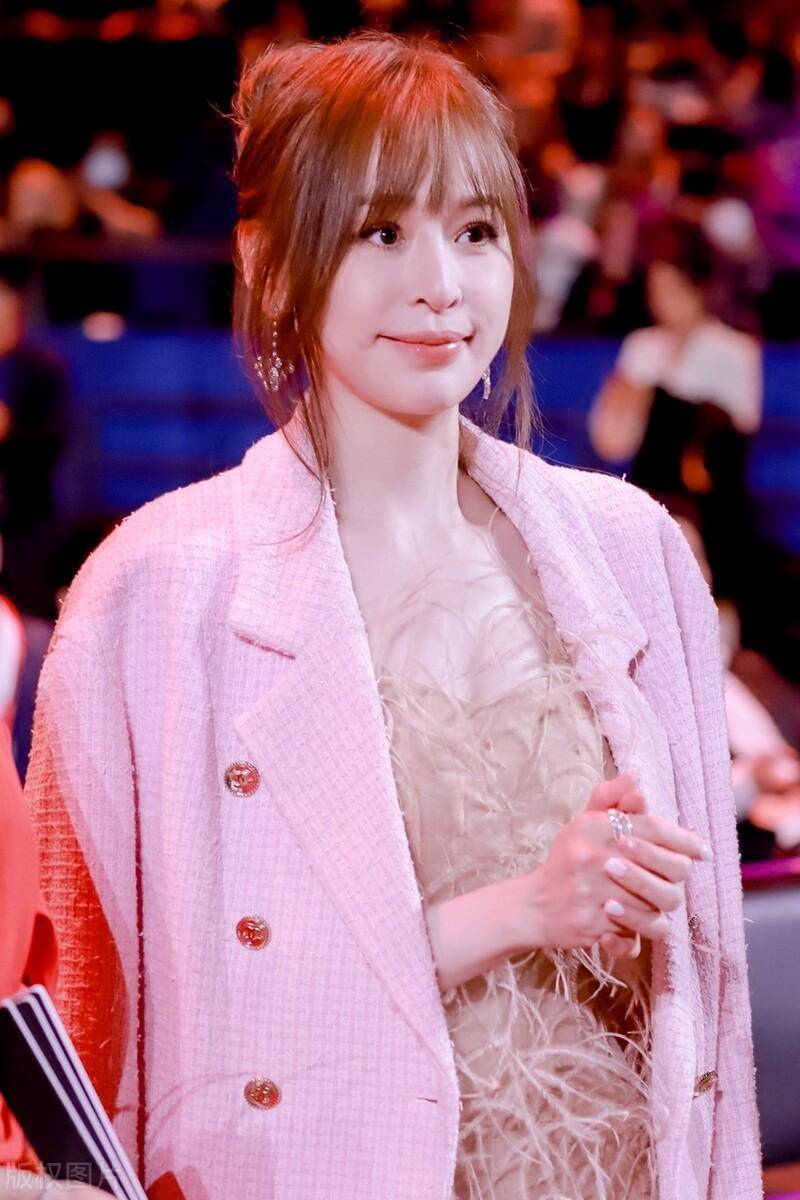 盘点靠《乘风破浪》翻红地姐姐们_张含韵_文文_樱子