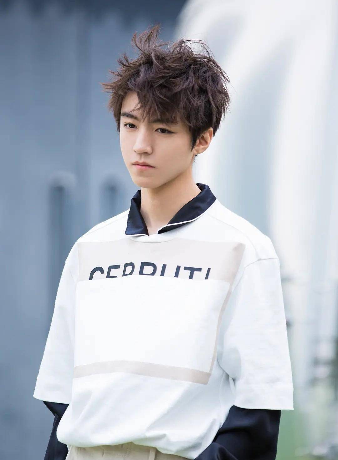 有人成00后百亿票房,有人却还在用综艺刷脸_王俊凯_王源_易烊