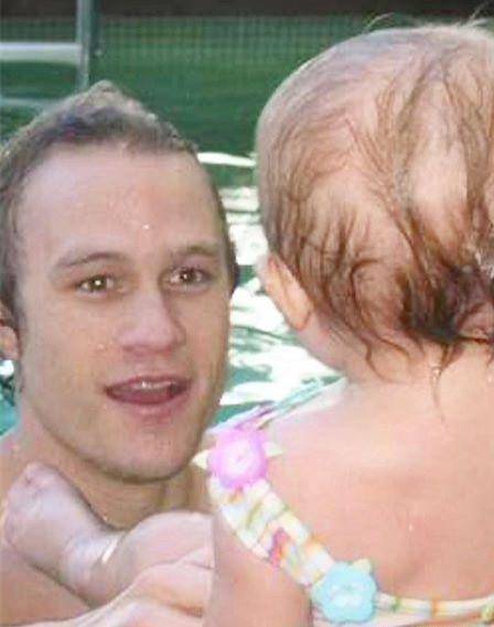 "小丑"希斯莱杰的女儿:爸爸,我想你了!_父亲_因为_时候