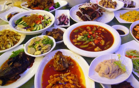 在自己家晾腊肉,却遭邻居举报,原因让人哭笑不得(图1) 在自己家晾腊肉,却遭邻居举报,原因让人哭笑不得(图1)