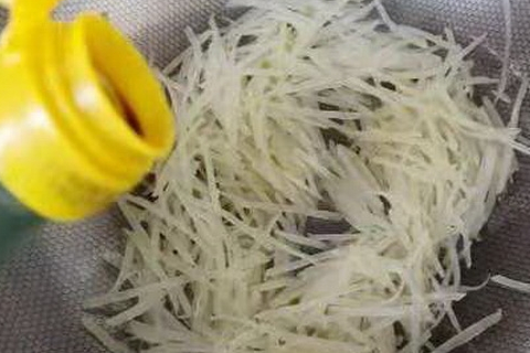 炒土豆丝最重要的步骤就是放醋，那应该在什么时候放呢？(图3)