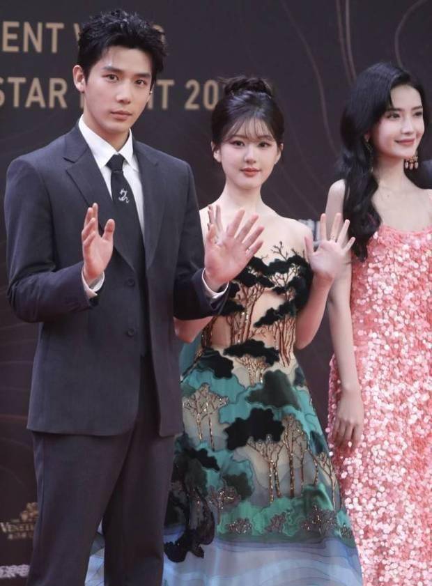 星光大赏8个八卦:王一博素颜倪妮撞衫,赵露思王鹤棣待遇惹争议_杨紫