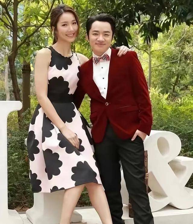 "王祖蓝与李亚男:爱情的力量,超越身高与事业的限制!"_生活_父母_名气