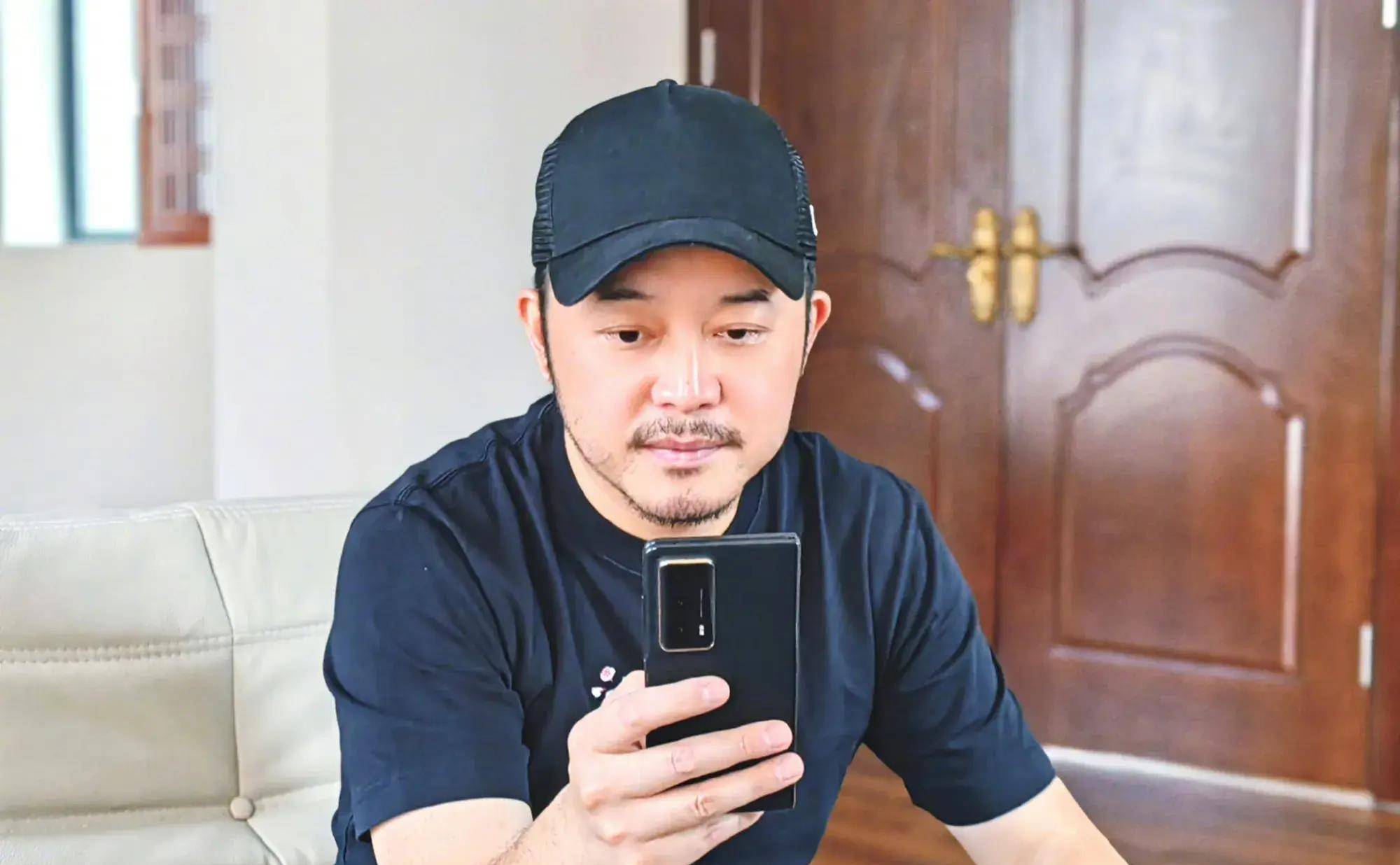 董宇辉被曝成立工作室,解清帅开直播引热议,都是大瓜_朱令_网友_沙溢