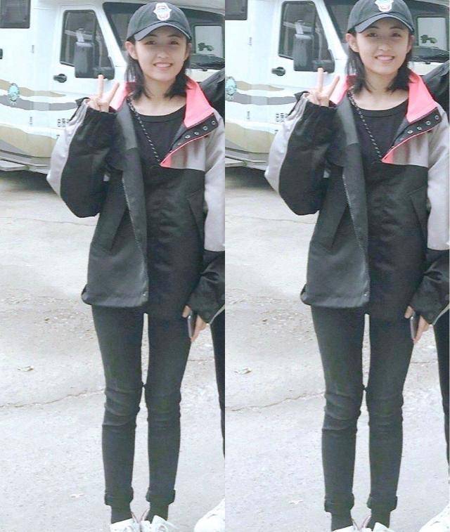 "戏精"张子枫瘦了!脸变v型长腿显眼,童年照是圆滚滚现成女神