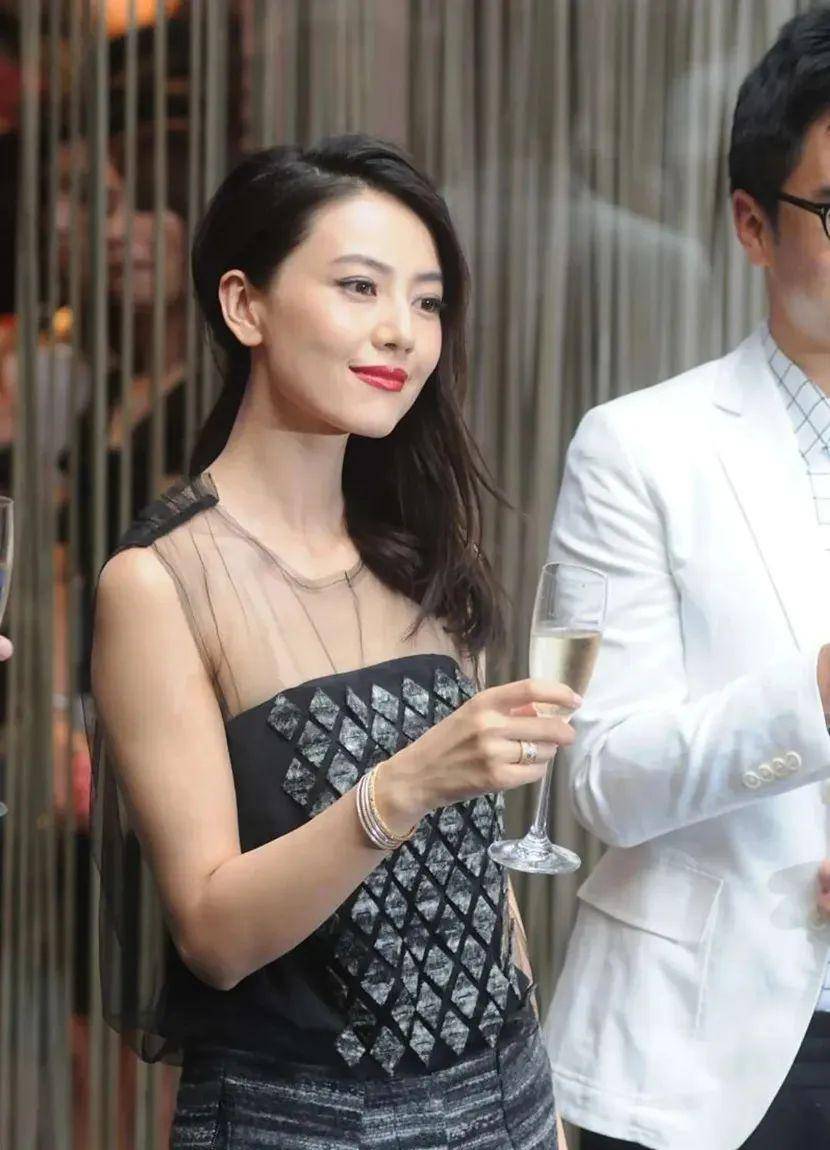 39岁孙俪与42岁高圆圆同框差距大!