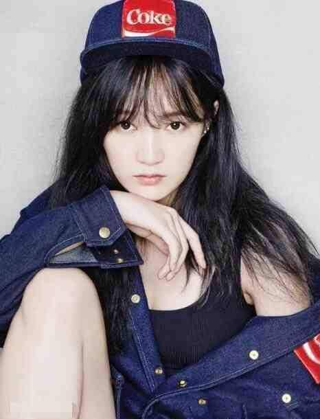 《乘风破浪的姐姐》正热播,收工后孟佳被跟拍,被发现抽烟_节目_舞台