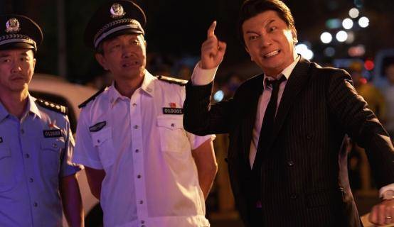 《大赢家》一场爆笑连连的演习,是否值得当真?_电影_大鹏_银行