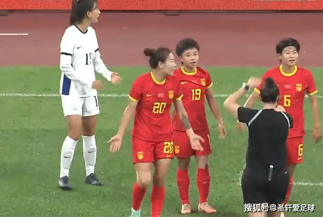3-0，赢了！中国女足大将爆发，轰无解世界波，对方门将当场懵圈-足球风云