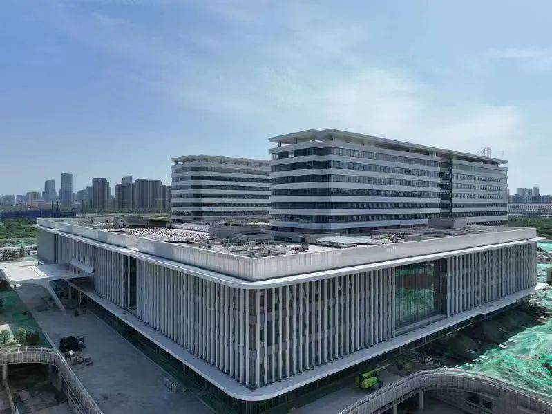 交大一附院国际陆港医院实景图随着国际港务区的开发版图日渐扩张,这