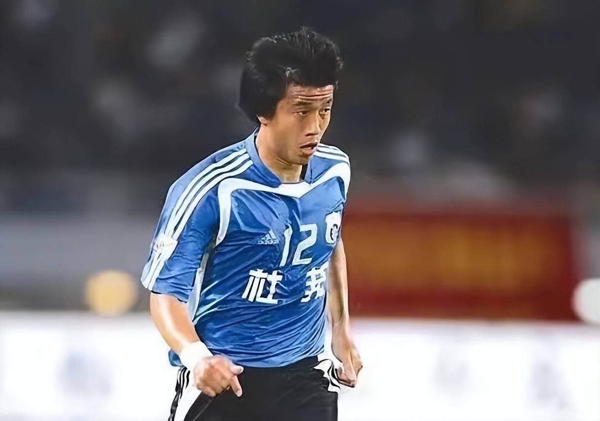 他曾是"大连五虎",与娇妻离婚独自抚养女儿,为生计