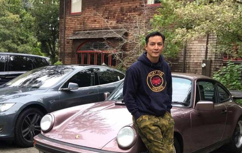 被成龙经纪人看中,如今成为男神级影帝_吴彦祖_陈自强_地位