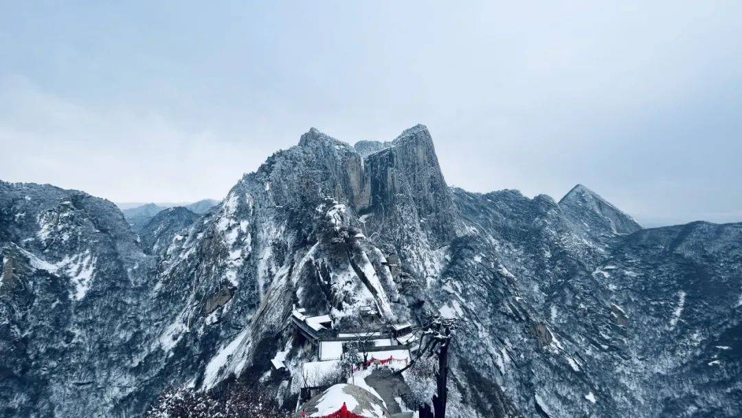 適合時間有限,體力較差的遊客,可以打卡開門見山,華山全景,智取華山