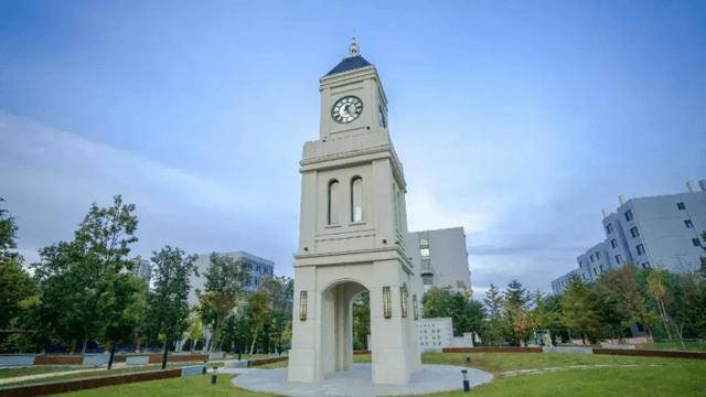 學校擁有旅順校區和中山校區兩個校區,總佔地面積126.