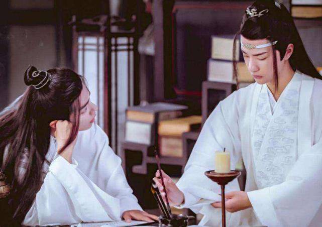 肖战深陷"粉丝风波",王一博却做这件事_图片_支持_事情