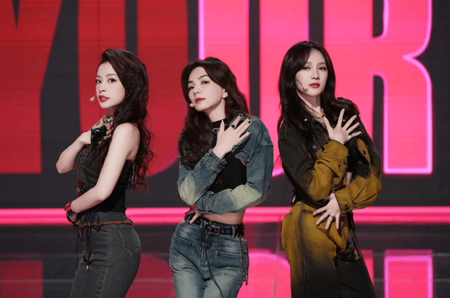 《浪姐》们登场,而且还是几代浪姐们同台,其中就有金晨,李斯丹妮,ella