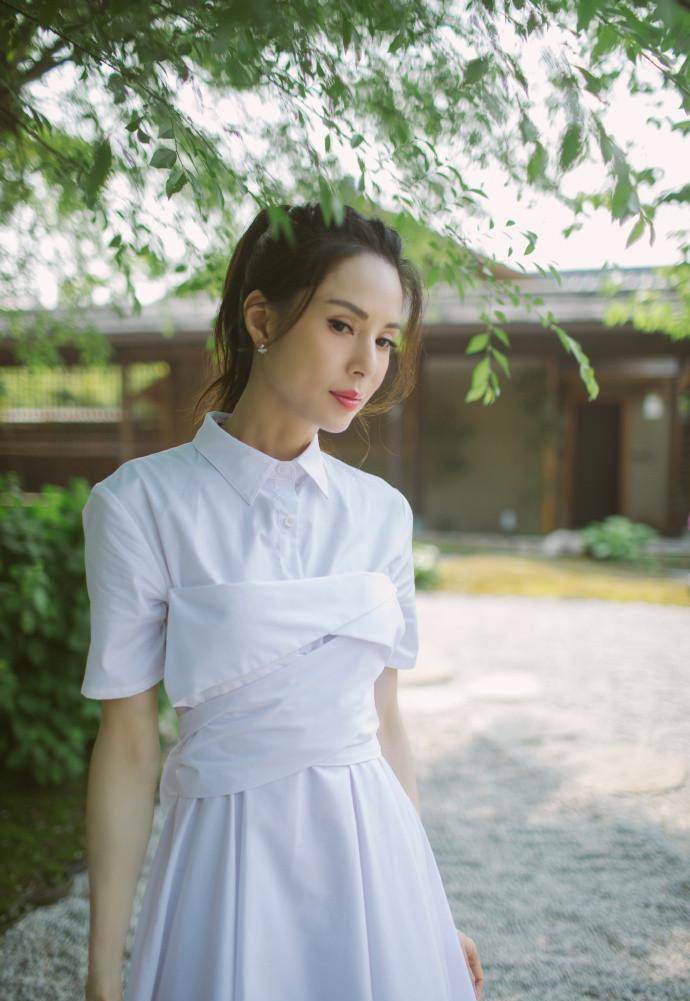 逆生长神颜李若彤近照曝光!