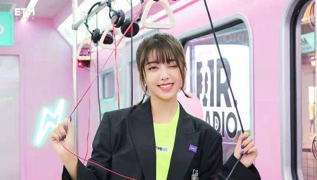 《创造101》刘人语,18岁第一次演戏就演了一部甜剧?