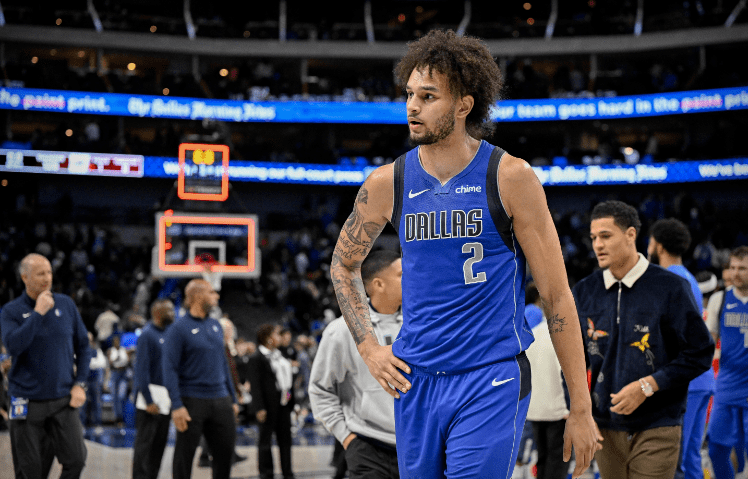 东契奇想夺冠要看他,而不是欧文,成为第三巨头吧_莱夫利_独行侠_中锋