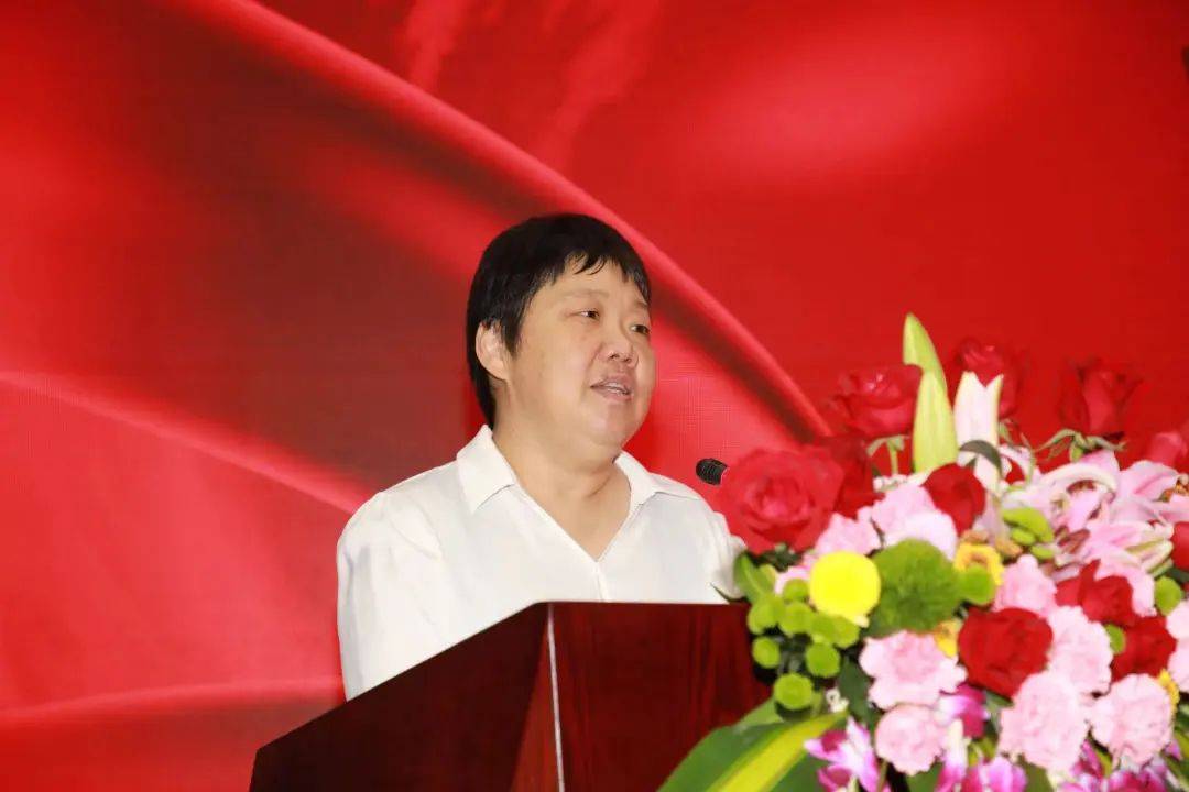 黄丹指出,随着国家"双碳"目标及行业绿色发展方向,吉林建龙始终坚持