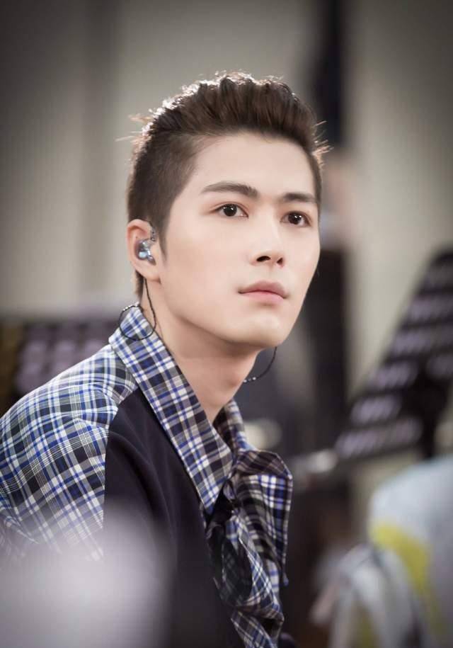 陈学冬终于有剧要播,《小时代》再出力作,和宋轶搭档配一脸_情感_经历