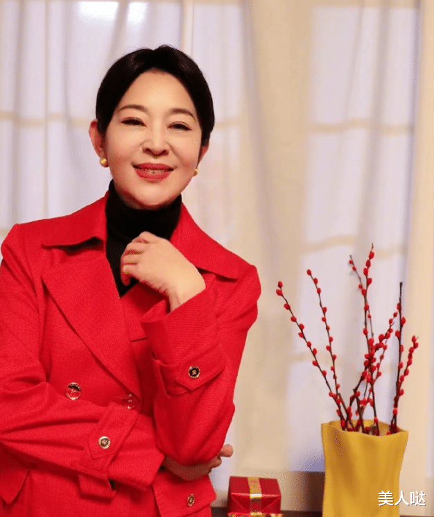 倪萍近照变化太大认不出!