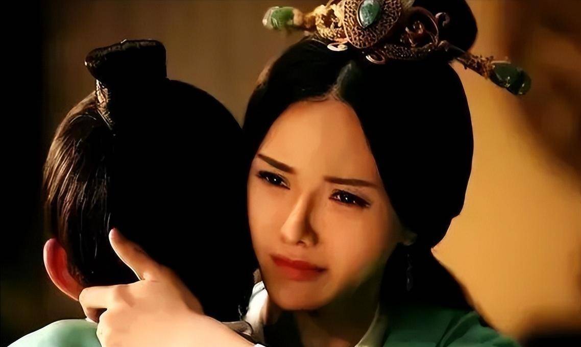 睡的三大美女,一个害死他的儿子,一个葬送他的王朝_关羽_甄宓_杜夫人