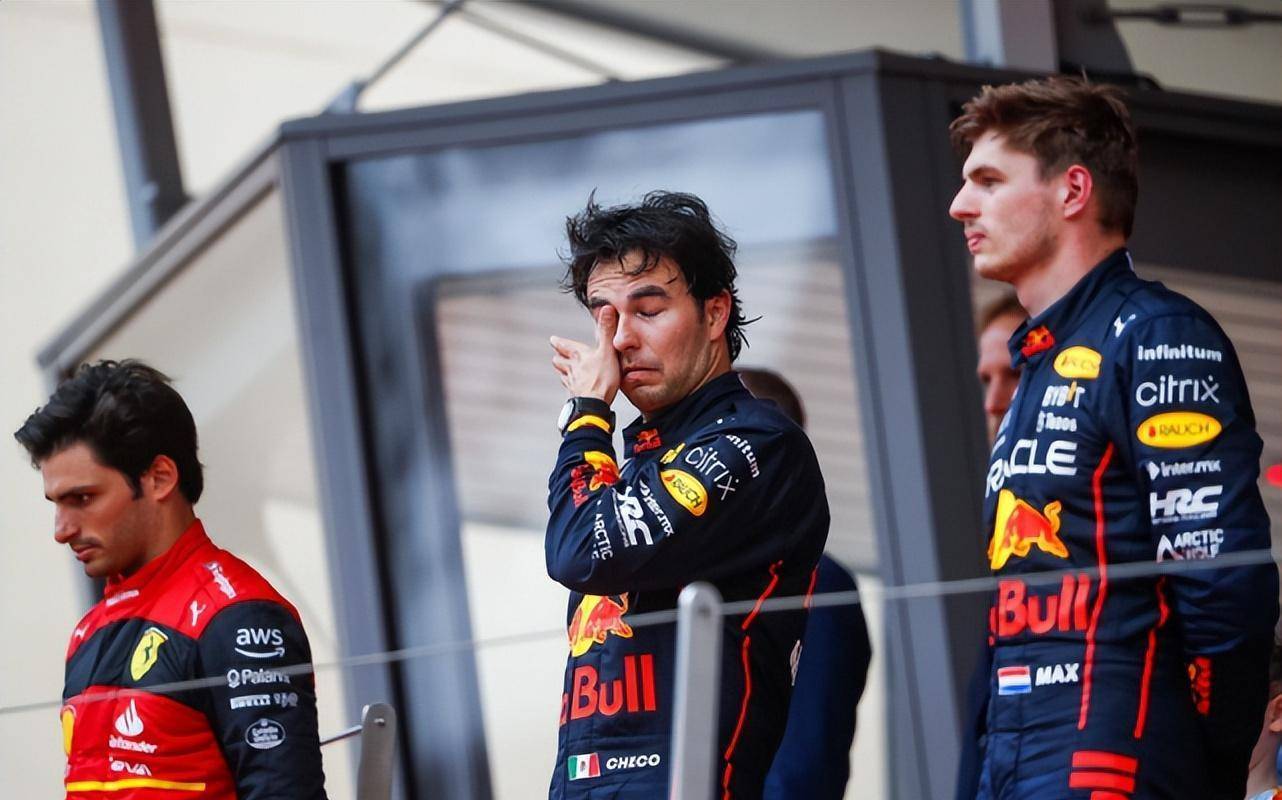 f1巴西战报:梅奔包揽一,二名,红牛车队内部矛盾激化_比赛_维斯塔潘