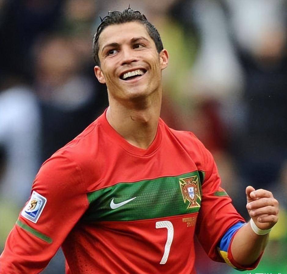 哈兰德:世界足坛,能被称为球王的只有6人,c罗五次欧冠够格_世界杯