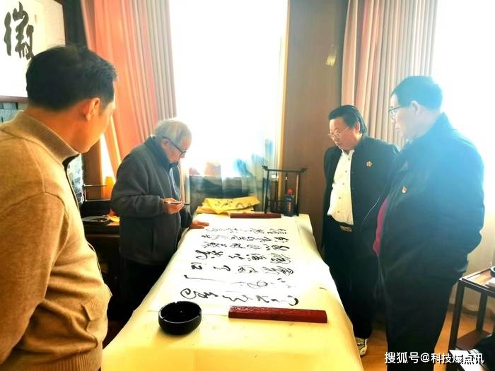 李百忍书法艺术研究会会长李农一行莅临茗之源酒店艺术交流_安徽_中国