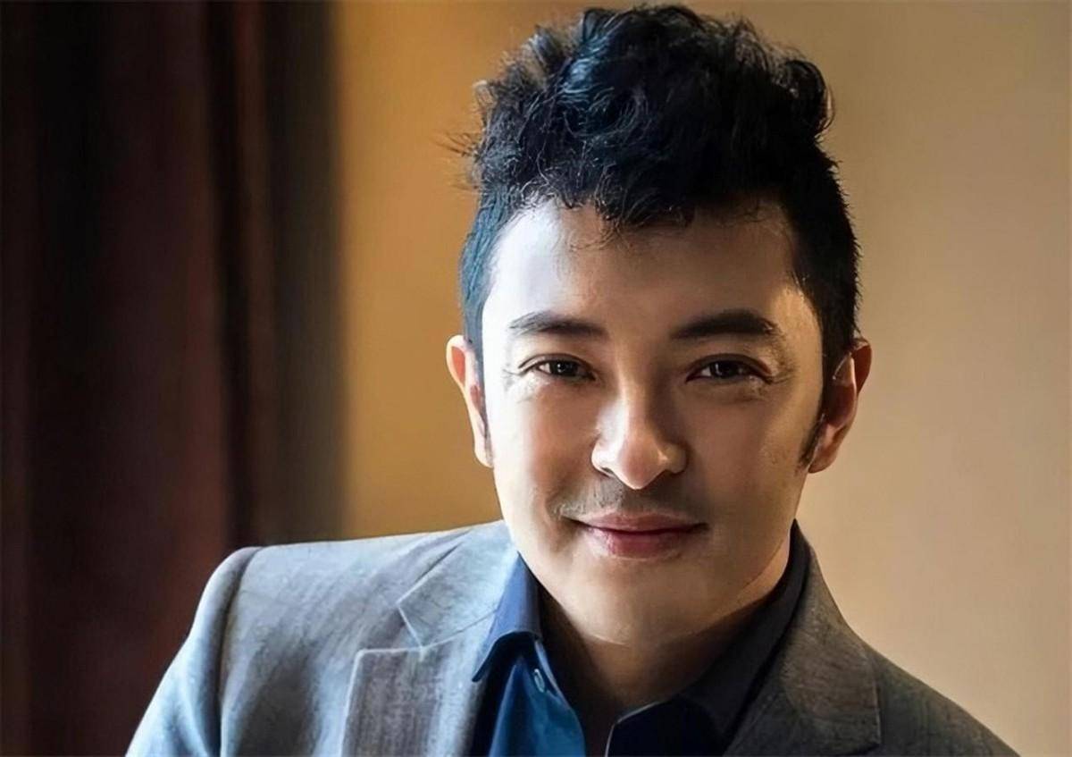 我们也希望有更多的导演和制片人发现这个宝藏演员,给予富大龙更多的