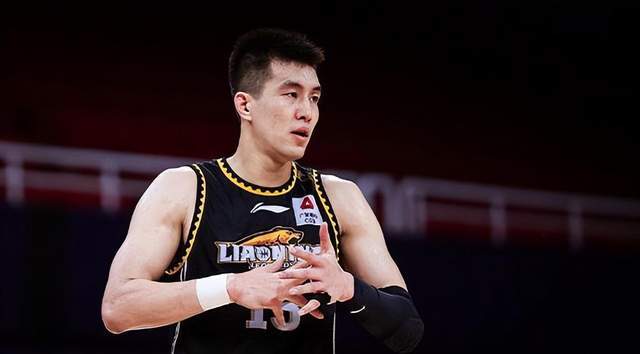 郭艾伦首秀1人表现糟糕,洛佩斯或做重大调整,鄢手骐告别首发_比赛